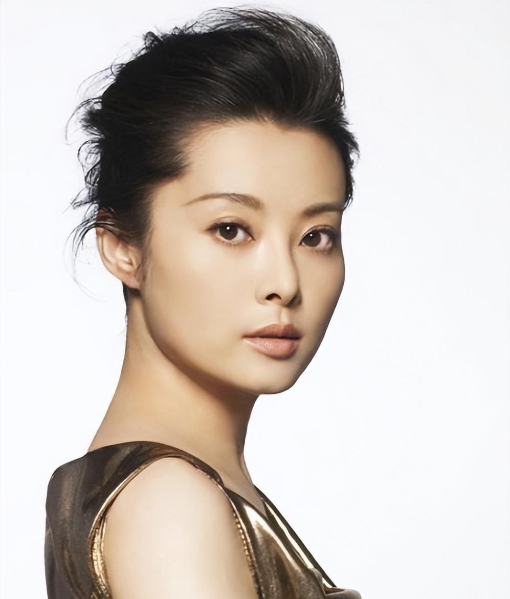 富商徐威：与12年女友袁立分手，转身娶了张怡宁，全靠岳母撑腰