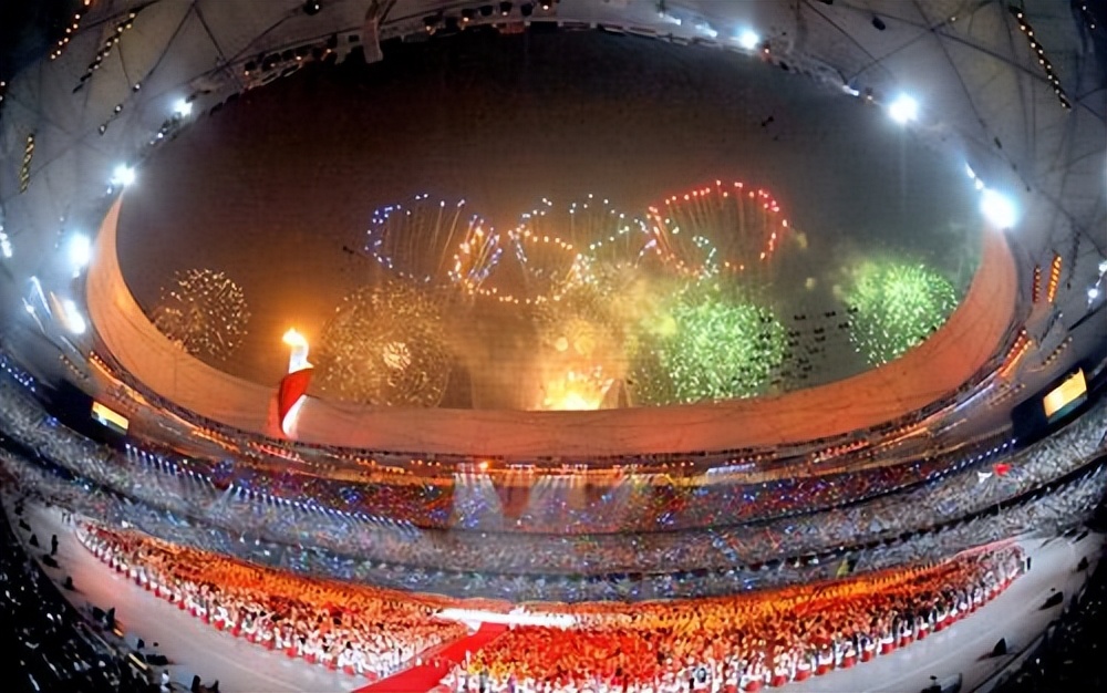 富商徐威：与12年女友袁立分手，转身娶了张怡宁，全靠岳母撑腰