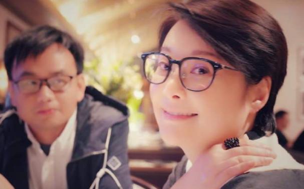 富商徐威宠了袁立12年，为何后来转身迎娶世界冠军张怡宁？