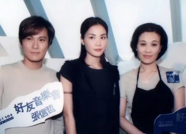 他拒绝周迅求爱,却为王菲豪掷百万,56岁依然单身