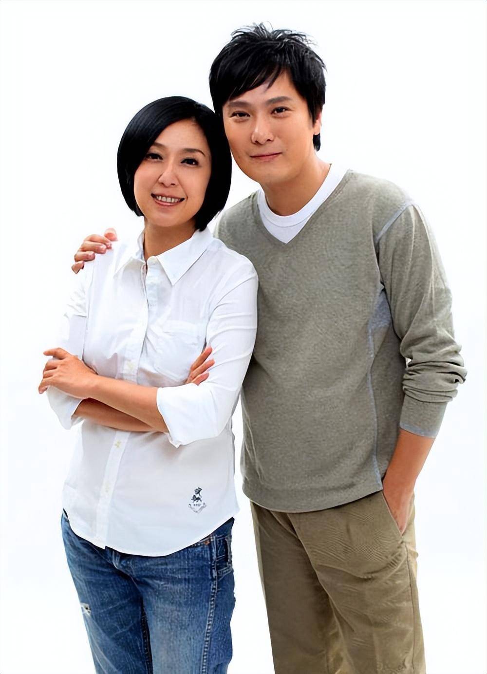 “情痴”张信哲：55岁仍未婚，他的破碎爱情就像一首带泪的情歌