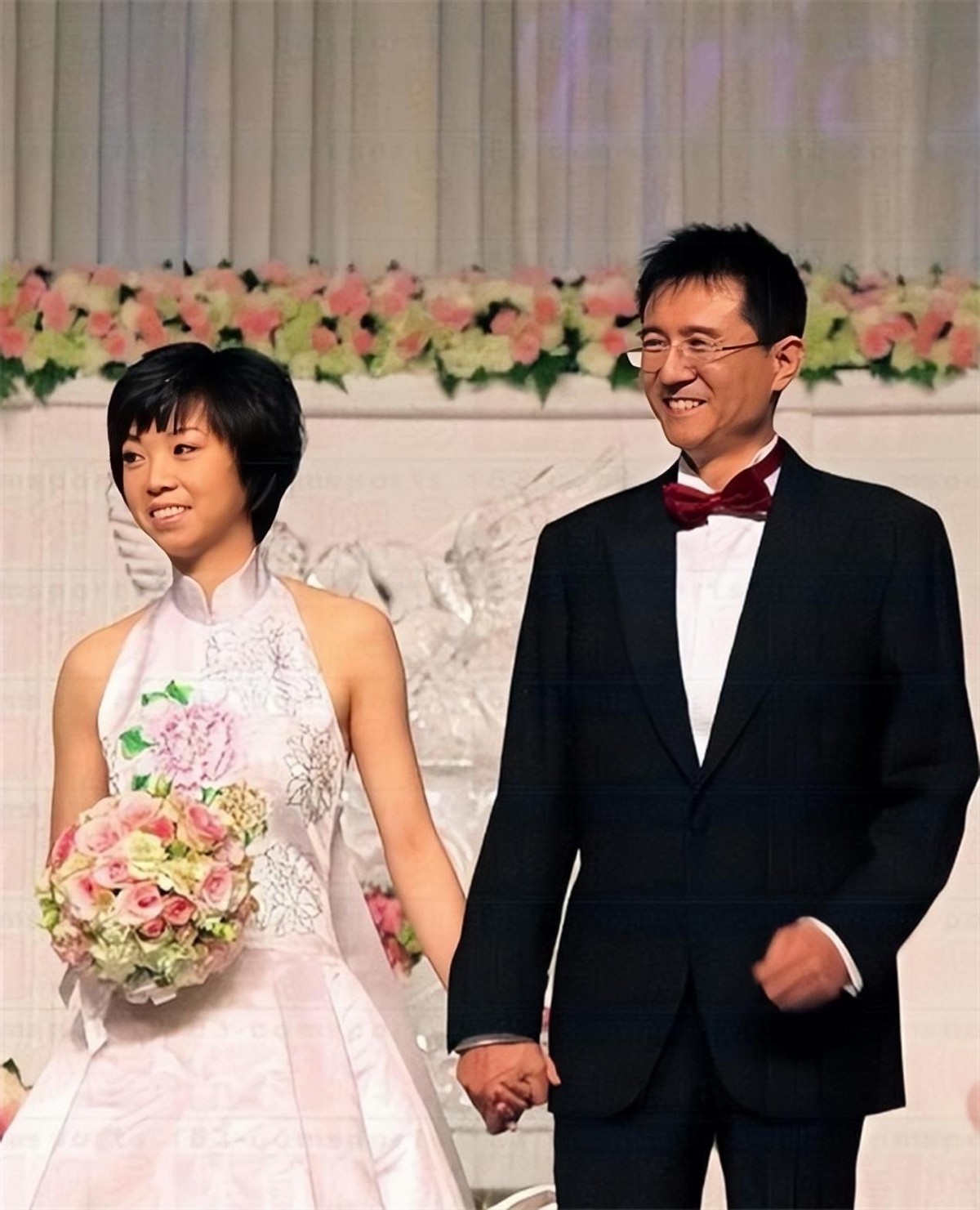 17年后，再看徐威，才明白他当年为何离开袁立娶世界冠军张怡宁