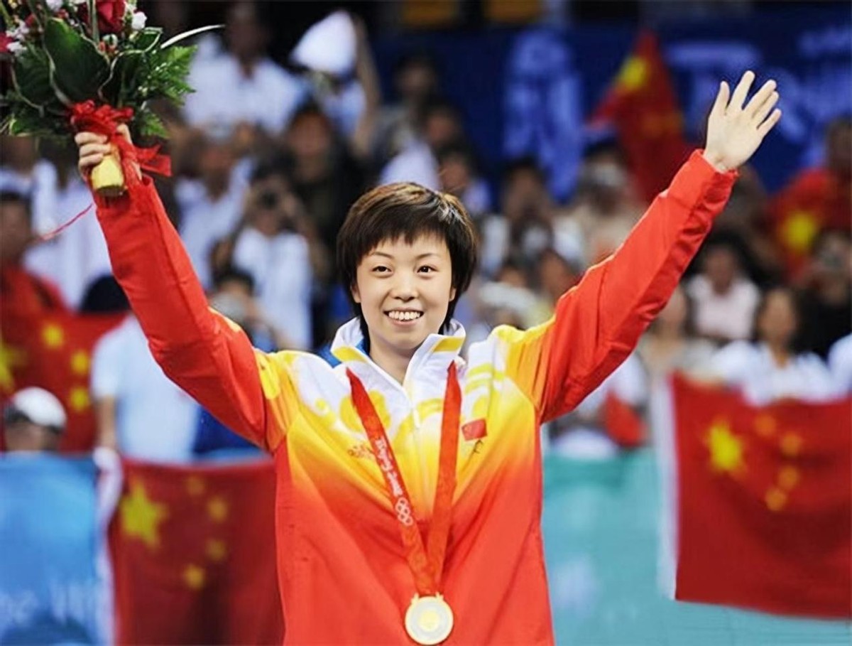 17年后，再看徐威，才明白他当年为何离开袁立娶世界冠军张怡宁