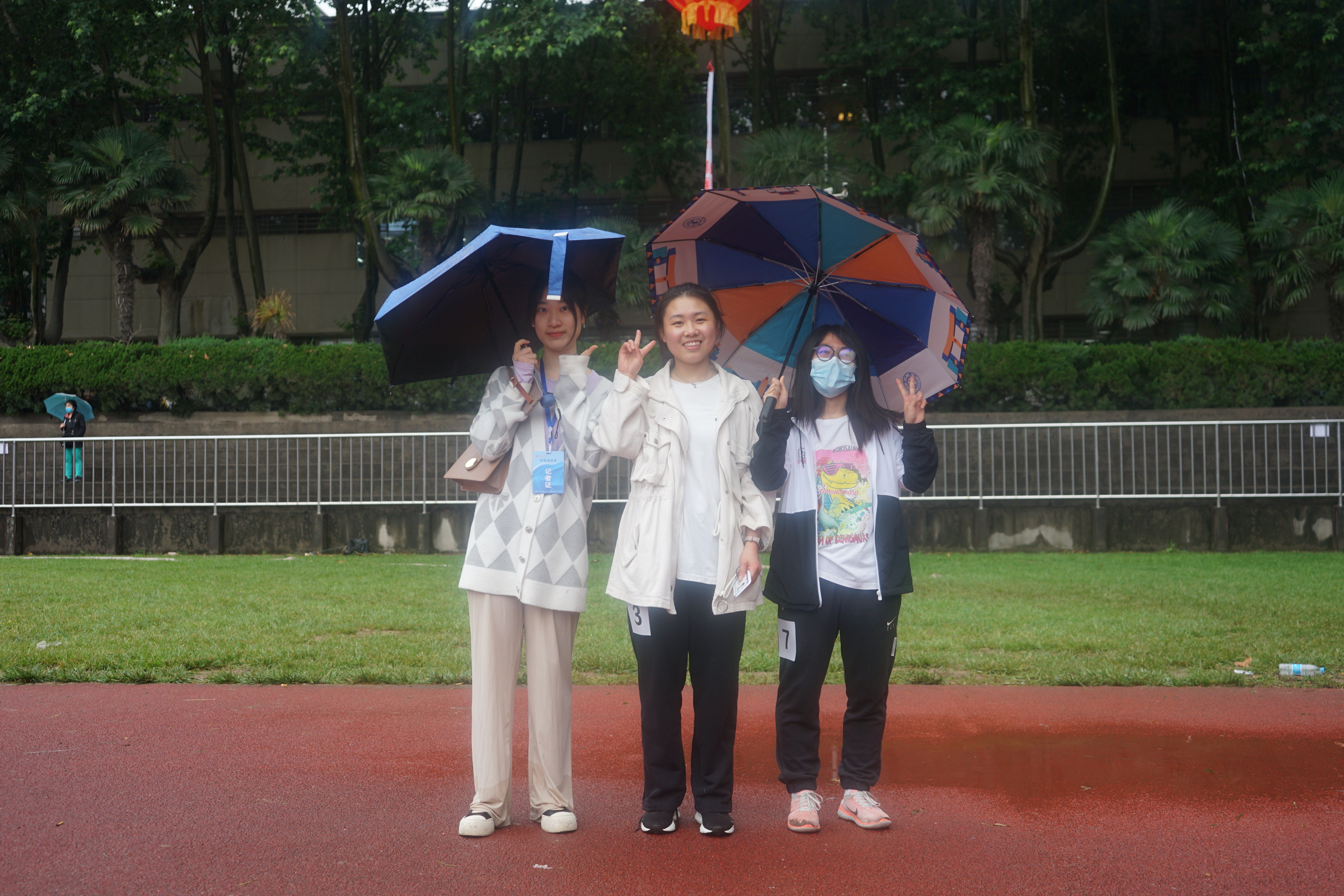 校运会参赛健儿：风起朝气盛，青年正拼搏