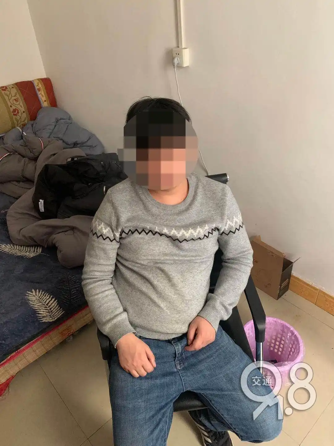 男子搜索“附近的人”，陌生美女说“上门服务”，付钱后发现……