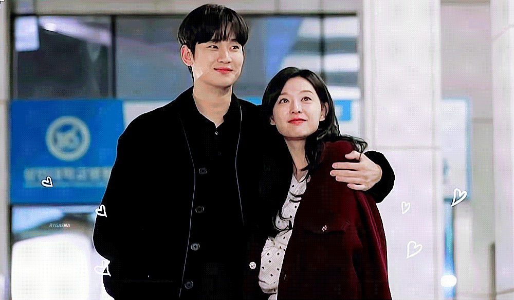 金秀贤跟金智媛主演韩剧《眼泪女王》正在热播，剧情让人边哭边笑