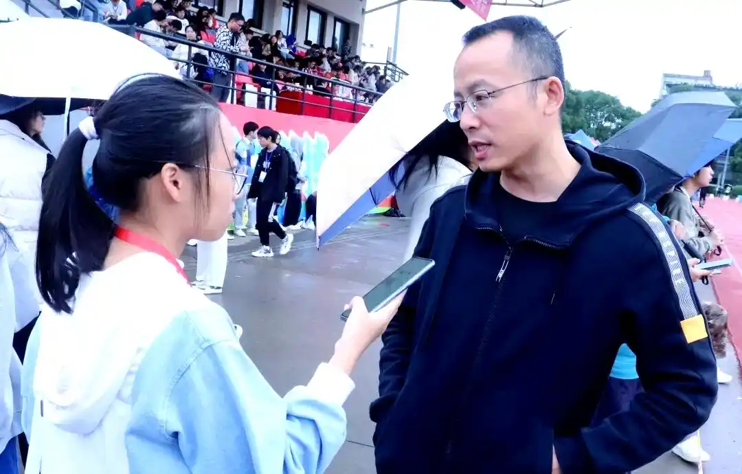 青春的精彩瞬间：校运会背后的拼搏故事