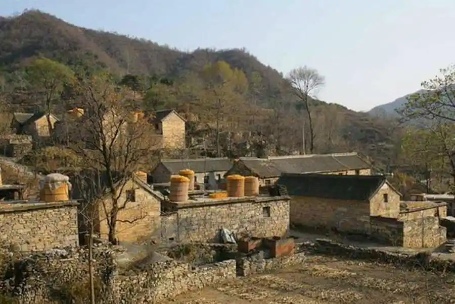 2002年,山东老汉因女儿拒绝为弟弟买房怒下杀手,直言:她该死