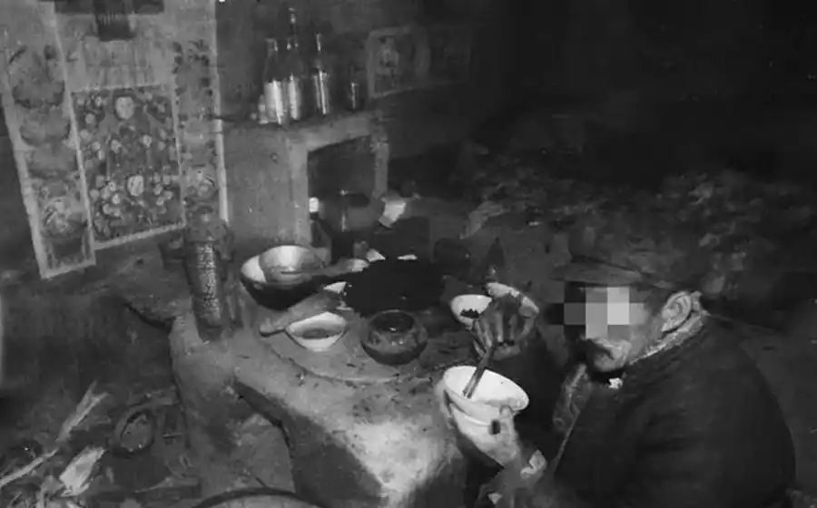 2002年,山东老汉因女儿拒绝为弟弟买房怒下杀手,直言:她该死