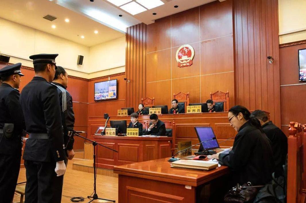 “不是你撞的，干嘛去扶？”当年说出这句话的法官，现在怎么样了