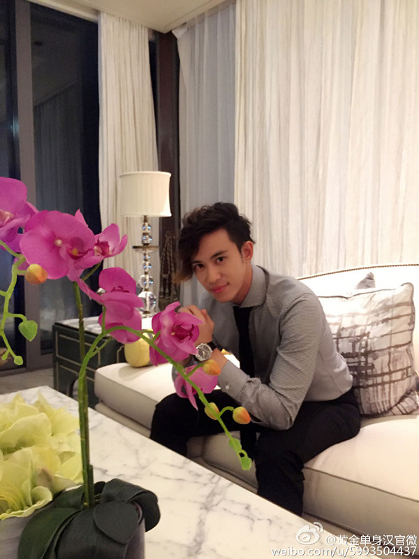 陈楚河自曝被阮经天强吻 择偶要求“灵肉合一”