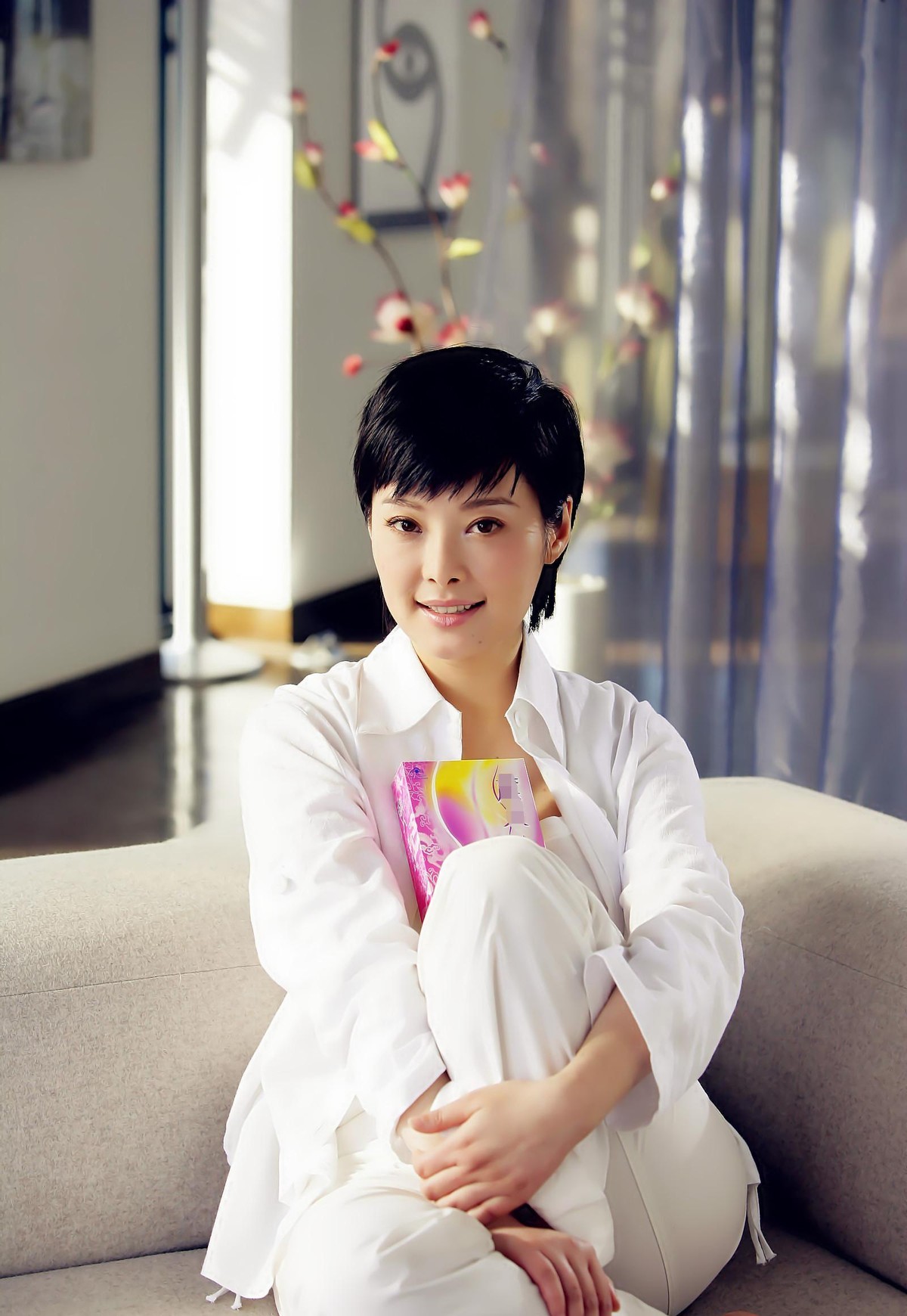 他深爱袁立15年，几经求婚却遭拒绝，转身娶张怡宁，如今幸福美满