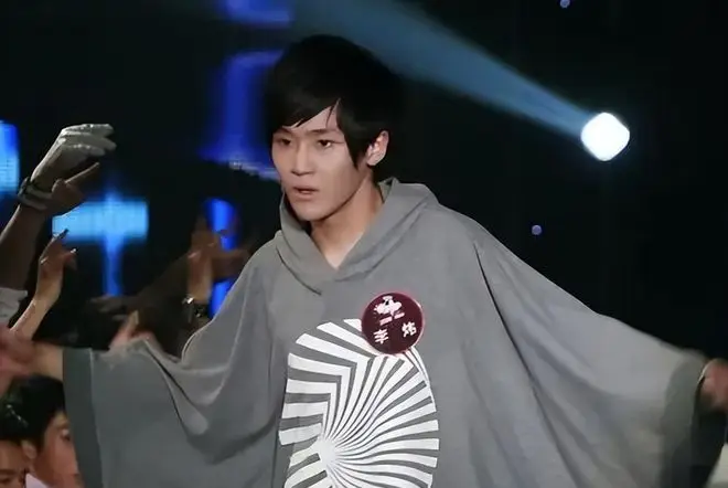 苏醒暴揍李炜12年后，现在再看两人的处境，究竟谁才是赢家？