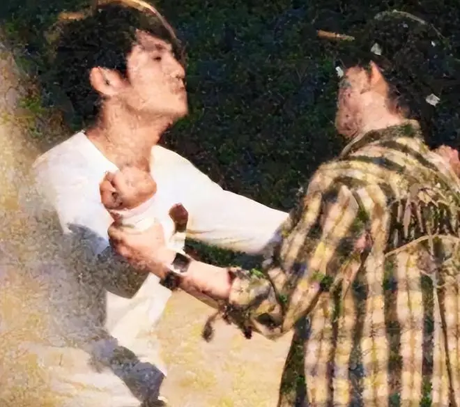 苏醒暴揍李炜12年后，现在再看两人的处境，究竟谁才是赢家？