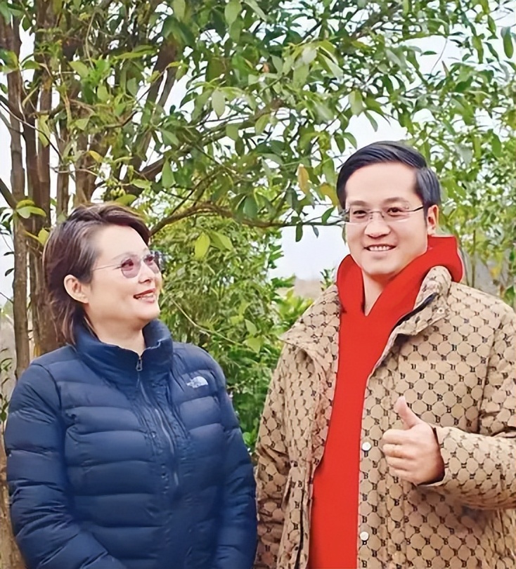 袁立与他同居12年，将美好的年华都给了他，他却选择和张怡宁结婚