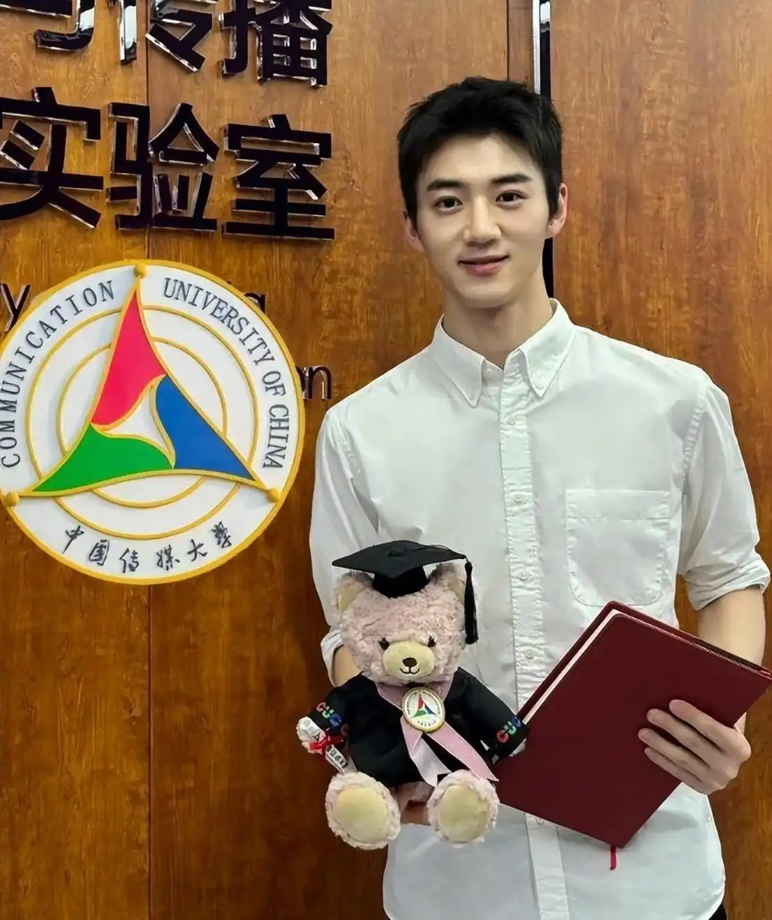 99 年新面孔亮相央视！那些年陪伴我们的央视主持去哪儿了？