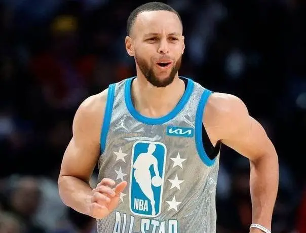 更新换代，本赛季NBA圣诞大战宣传片出炉，致敬13年经典版本