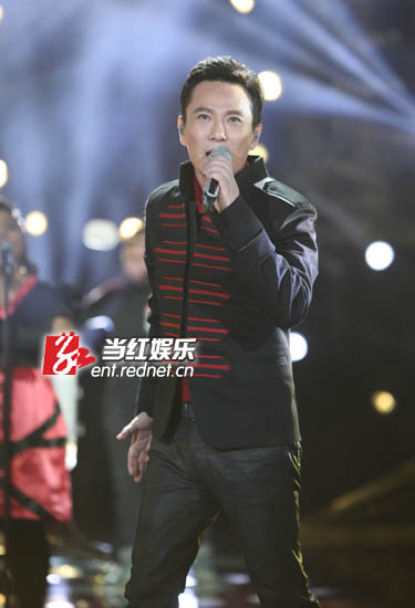 张信哲翻身夺冠“歌手4” 金志文艰辛踢馆败北