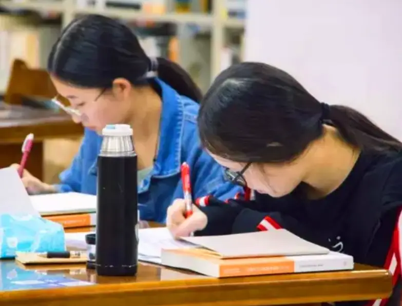 研究生分流退出机制落地:读懂政策核心,把握成长新机遇