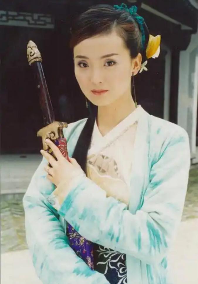 婆婆去世、老公失联、儿子转性,51岁王艳终于熬出头逆袭人生赢家