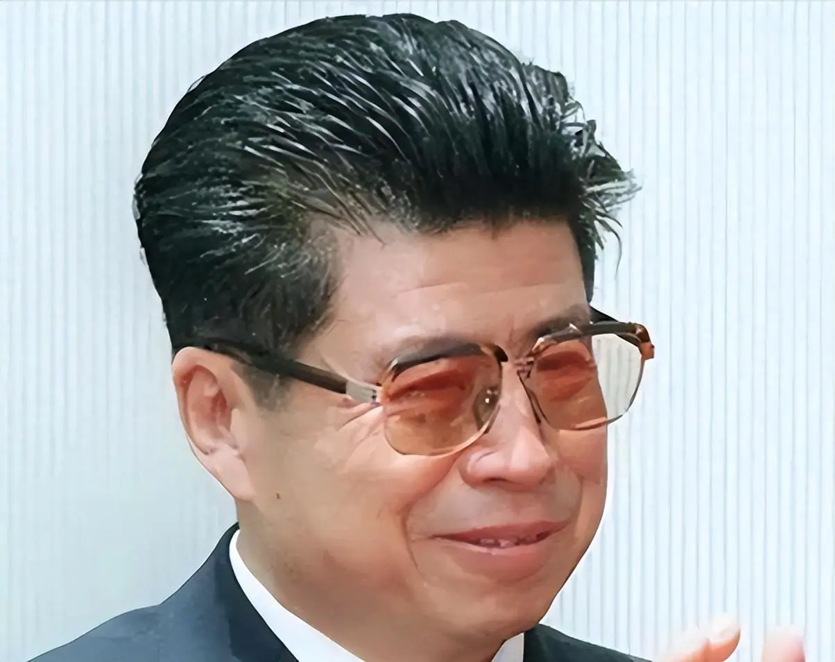 他是潜逃级的贪官:至今未落网,逃跑方式未知