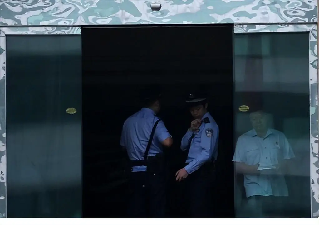 他是潜逃级的贪官:至今未落网,逃跑方式未知