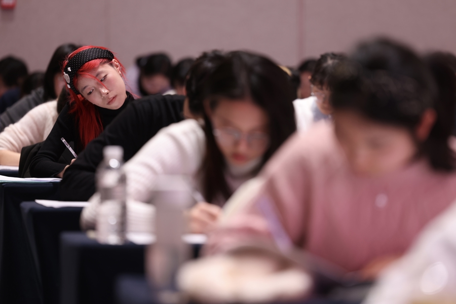 “新概念”28岁了,“愿你们保持好奇,保持提笔书写的勇气与热情”