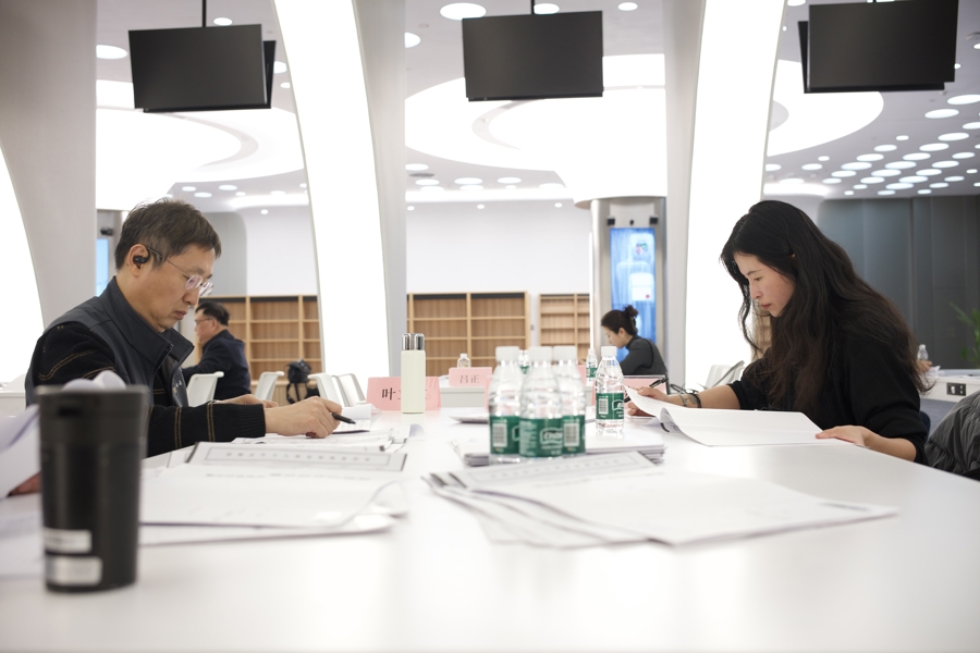 “新概念”28岁了,“愿你们保持好奇,保持提笔书写的勇气与热情”