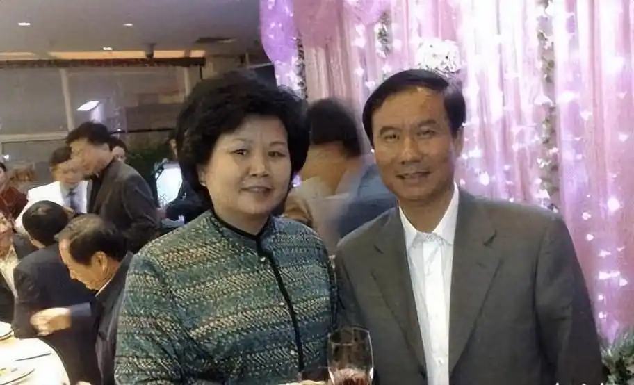 回顾邢质斌:与丈夫相守50年,罗京离世后自请离职,如今怎样了