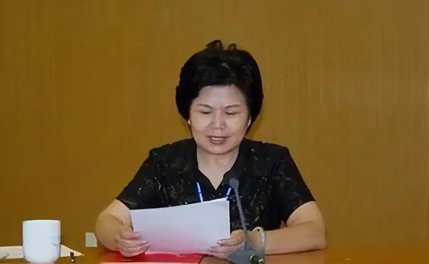 回顾邢质斌:与丈夫相守50年,罗京离世后自请离职,如今怎样了