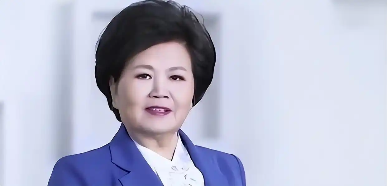 回顾邢质斌:与丈夫相守50年,罗京离世后自请离职,如今怎样了