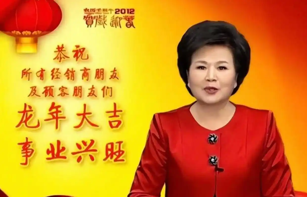 回顾邢质斌近照曝光:76岁满头白发,与丈夫相濡以沫安享晚年