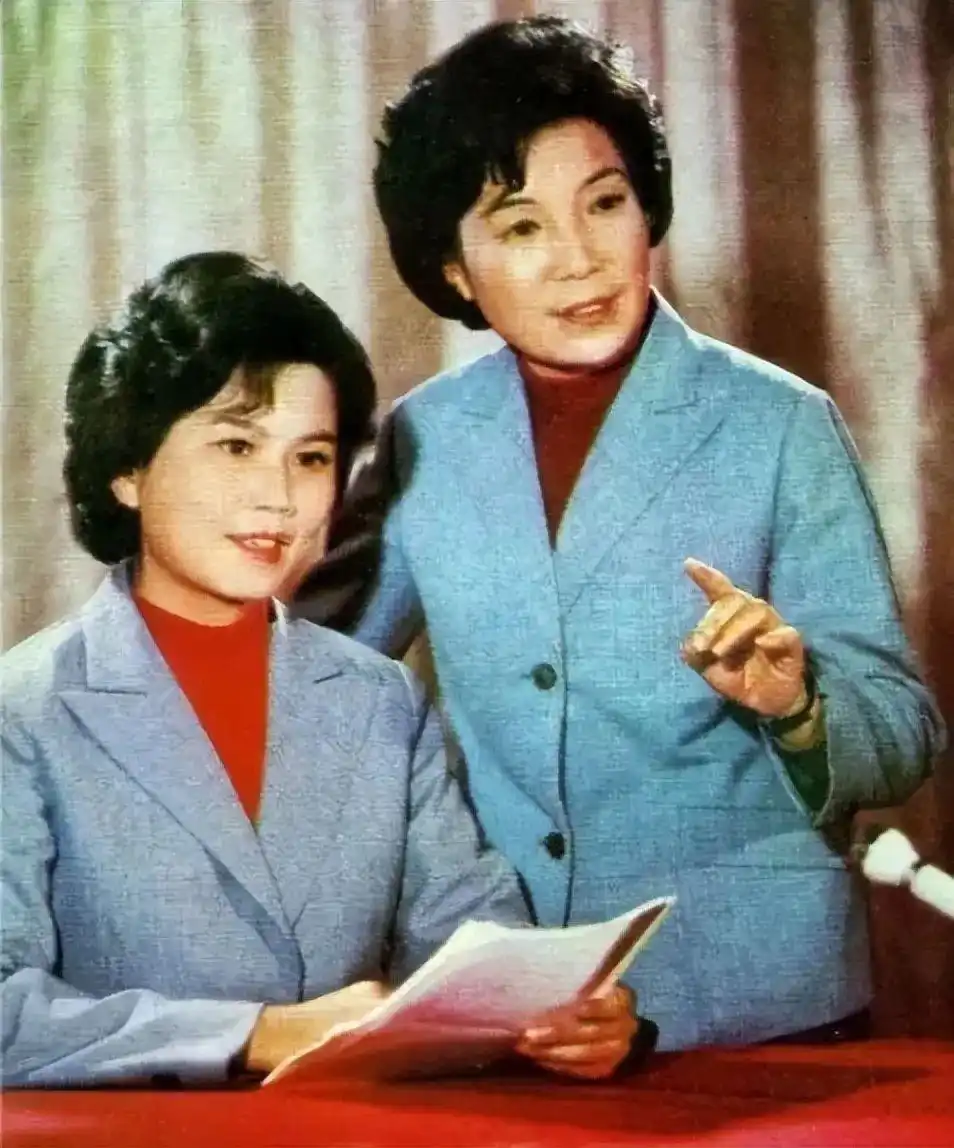 回顾邢质斌近照曝光:76岁满头白发,与丈夫相濡以沫安享晚年