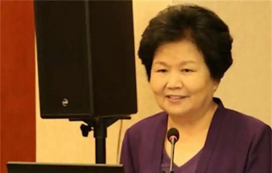 回顾:邢质斌鲜少露面,与初恋丈夫共度一生,退休后生活近况引关切