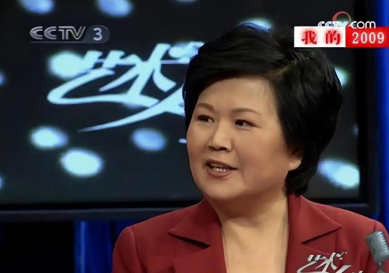 央视著名主持邢质斌：扎根央视35年零失误，退休后近况如何？