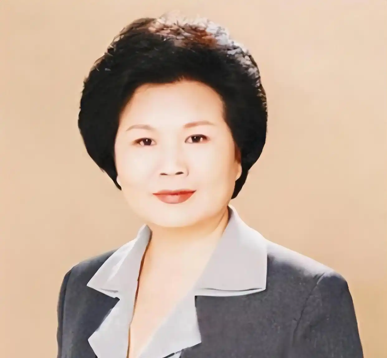 邢质斌：央视35年零失误的传奇主持，退休生活揭秘！