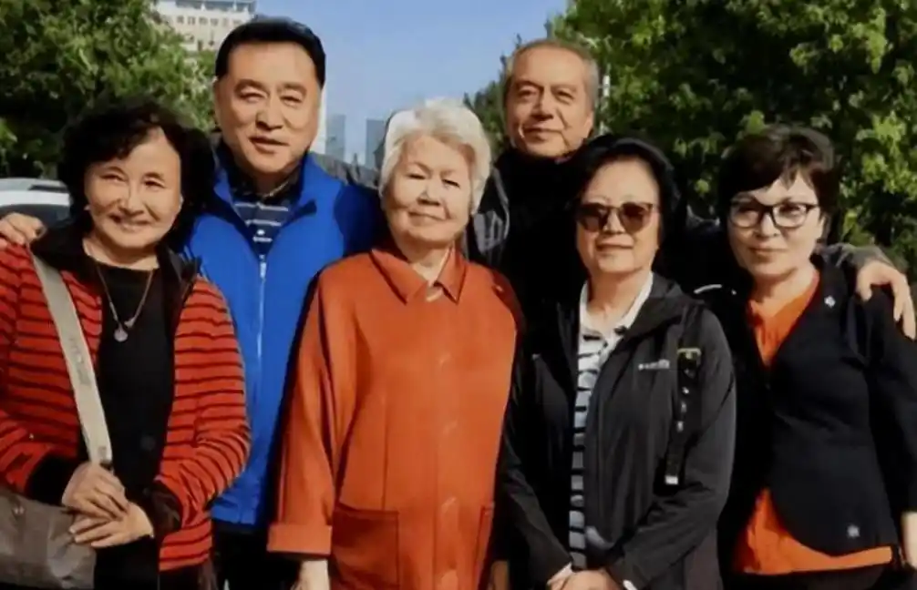 邢质斌：央视35年零失误的传奇主持，退休生活揭秘！