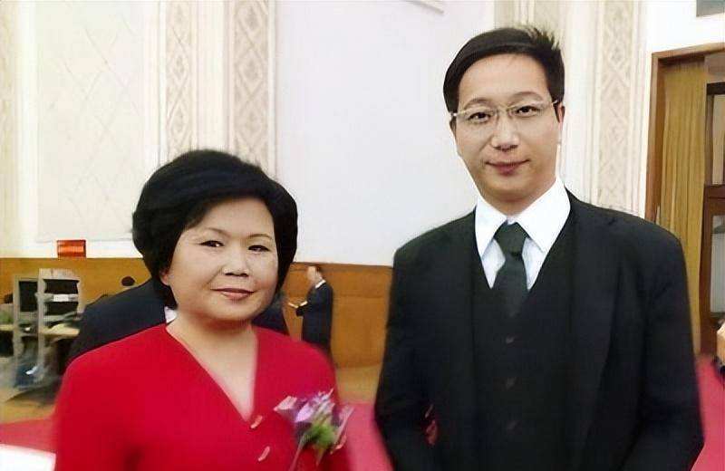 与丈夫相守48年,搭档罗京去世后自愿离职,邢质斌如今怎样了?