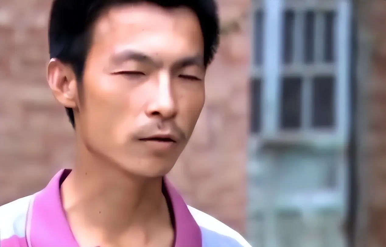 10年前山东男孩被高压泵体内充气，内脏严重损坏，工友赔偿112万