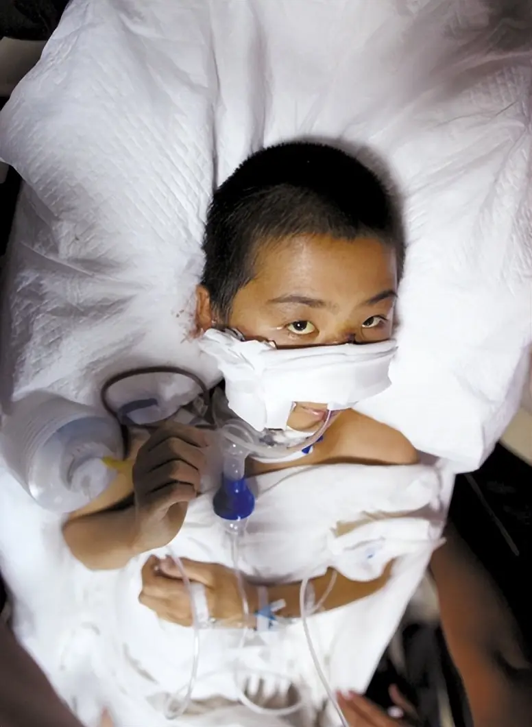 10年前山东男孩被高压泵体内充气,内脏严重损坏,工友赔偿112万