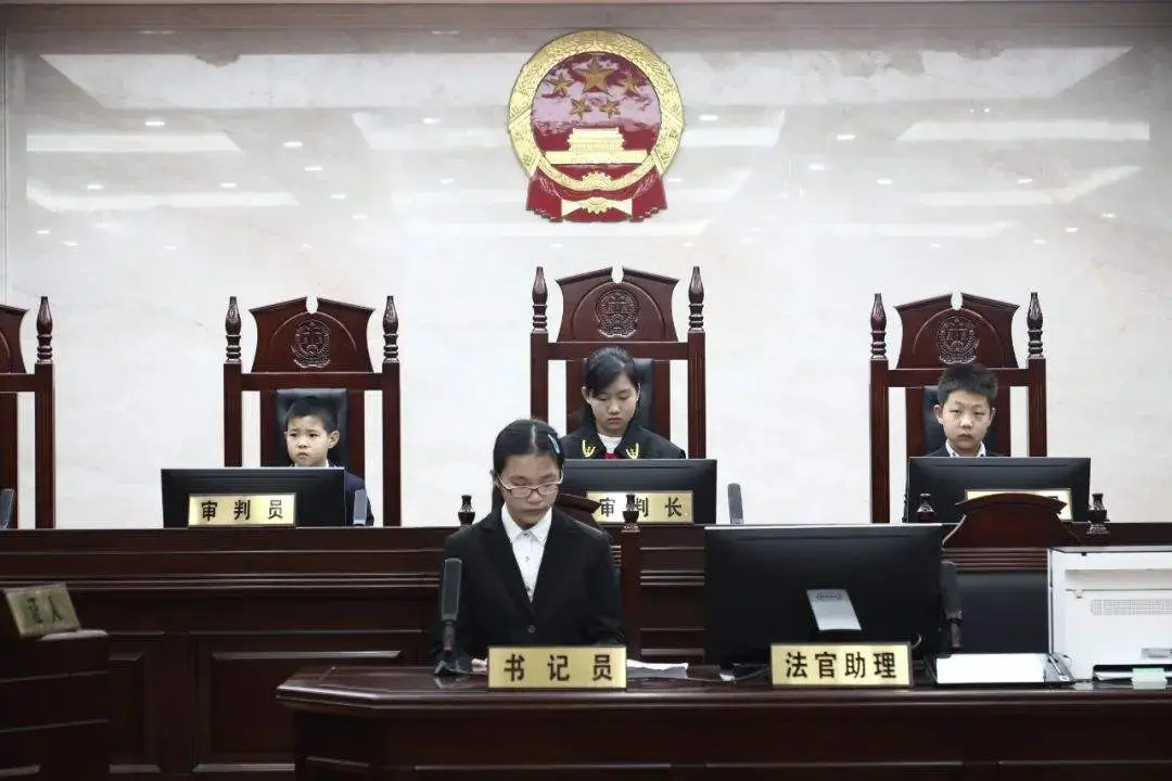 10年前山东男孩被高压泵体内充气,内脏严重损坏,工友赔偿112万