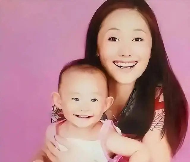 琼女郎赵丽娟：靠“令妃”大火，为演令妃痛失孩子，如今后悔吗？