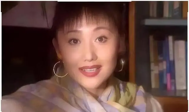 琼女郎赵丽娟：靠“令妃”大火，为演令妃痛失孩子，如今后悔吗？