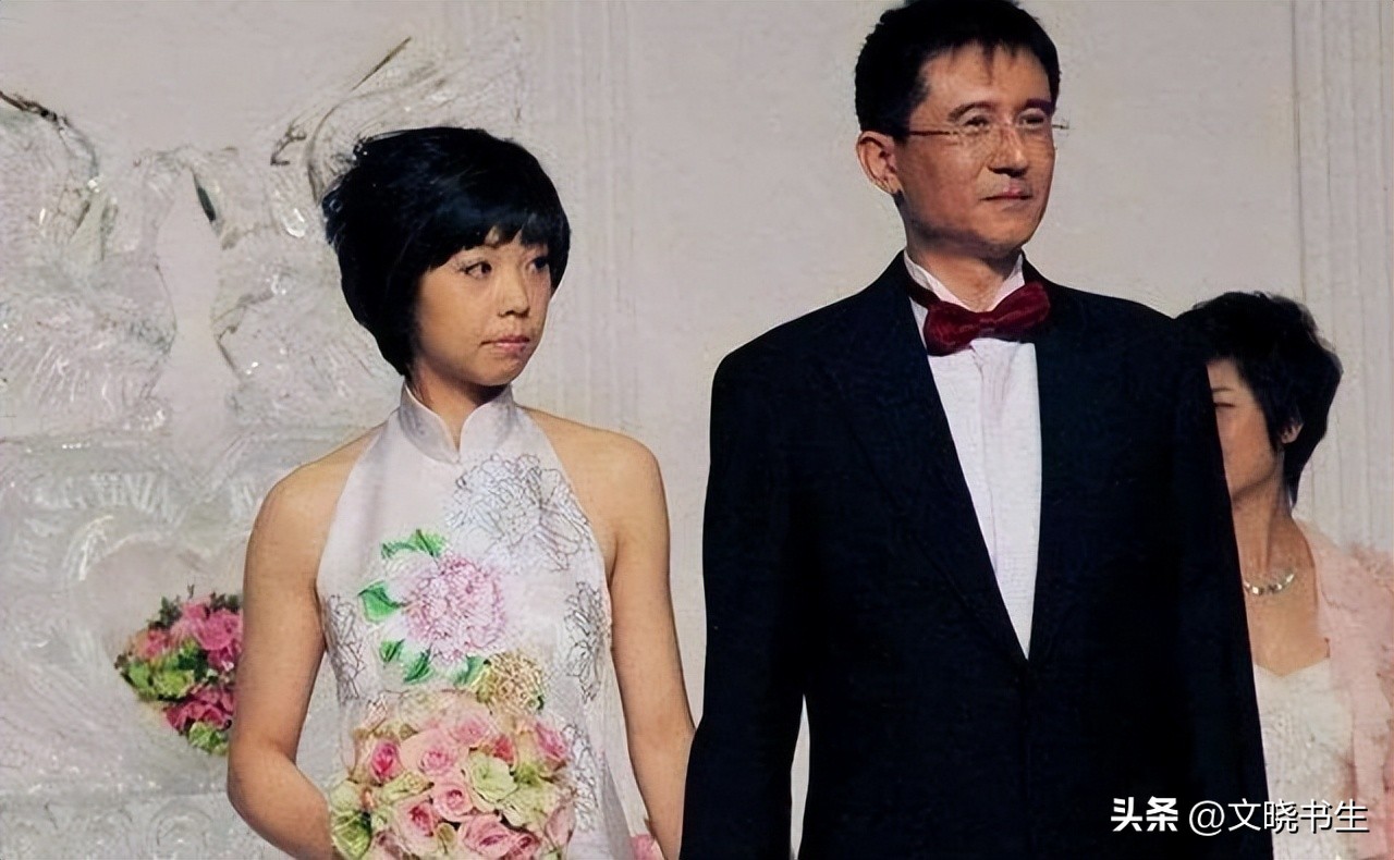 富商徐威:与12年女友袁立分手,转身娶了张怡宁,全靠岳母撑腰