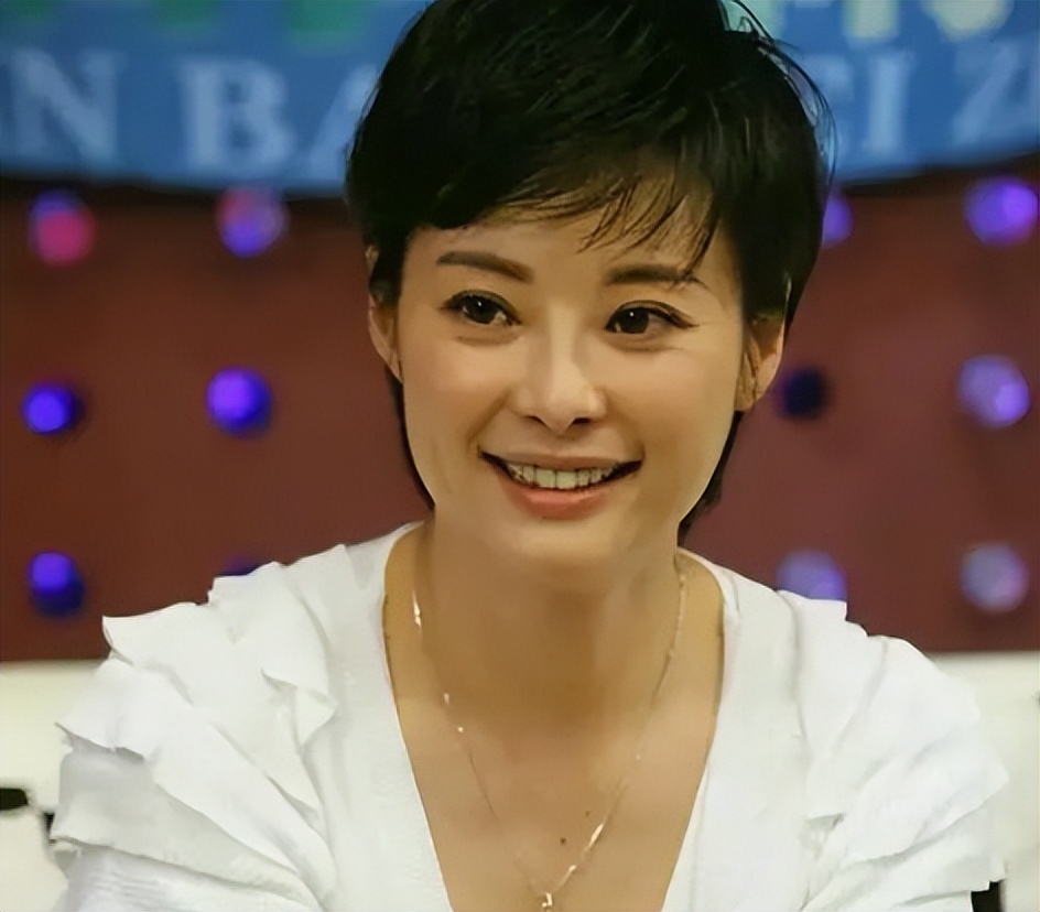 身价300亿富商徐威，宠袁立12年，为何转身迎娶奥运冠军张怡宁？