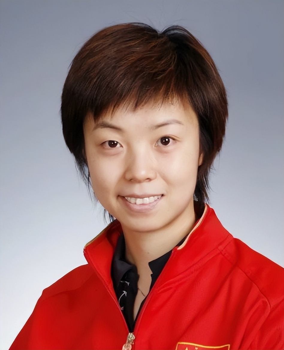 身价300亿富商徐威，宠袁立12年，为何转身迎娶奥运冠军张怡宁？