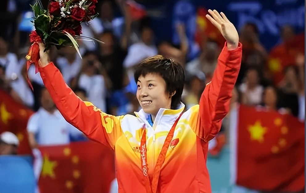 身价300亿富商徐威，宠袁立12年，为何转身迎娶奥运冠军张怡宁？