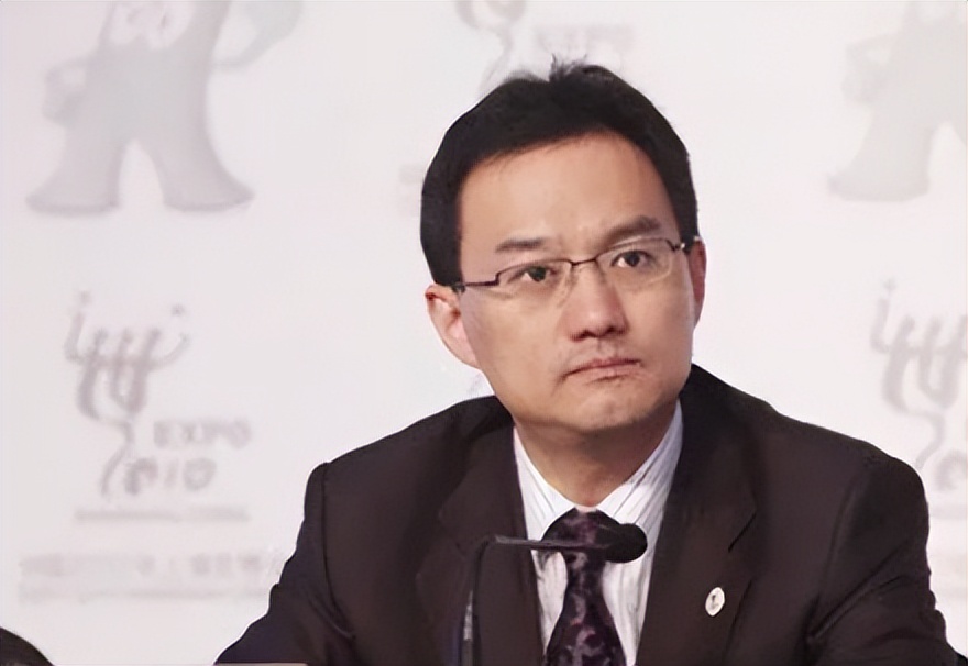 身价300亿富商徐威，宠袁立12年，为何转身迎娶奥运冠军张怡宁？