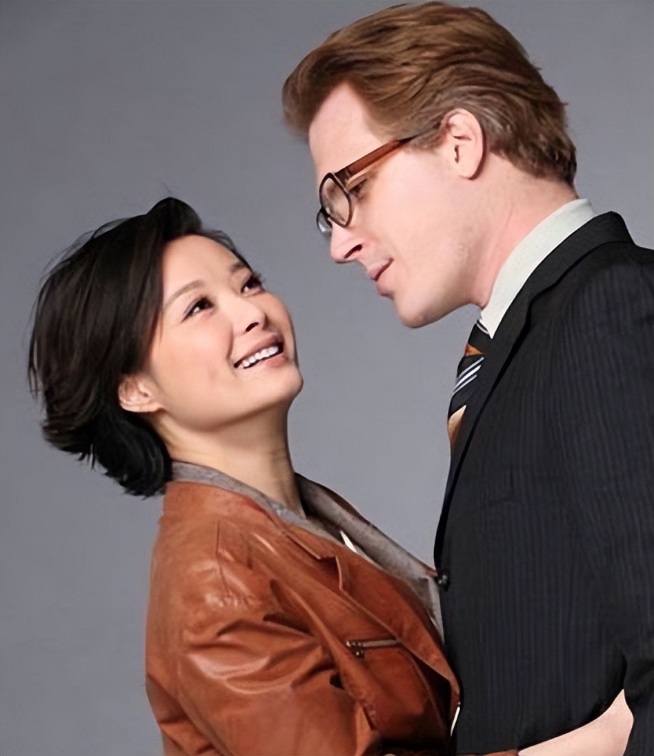 身价300亿富商徐威，宠袁立12年，为何转身迎娶奥运冠军张怡宁？