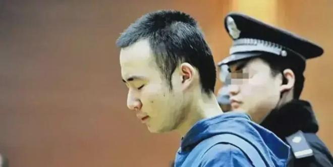 大学生药家鑫被判死刑，想捐出眼角膜，父亲拒绝：你把罪恶都带走